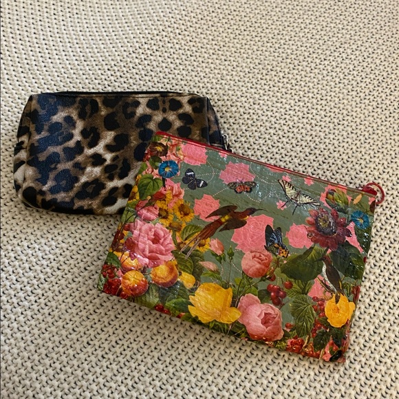 Handbags - 🎂 5/$10 2pc makeup bags